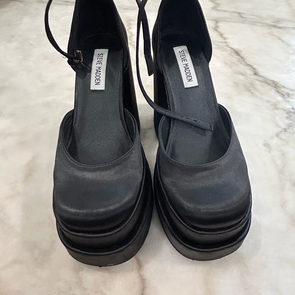 Steve Madden Black Satin Charlize - Picture 1 of 7